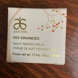 Arbonne RE9 Advanced Night Repair Cream